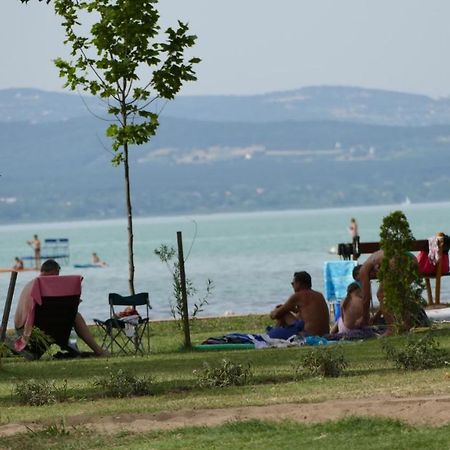 Familia Camping Balaton Hotel Balatonoszod Ngoại thất bức ảnh